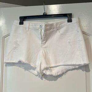 Women’s white jean shorts